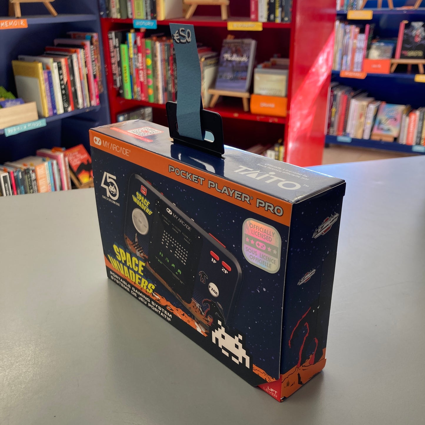 Space Invaders: Pocket Player Pro (Electronics)