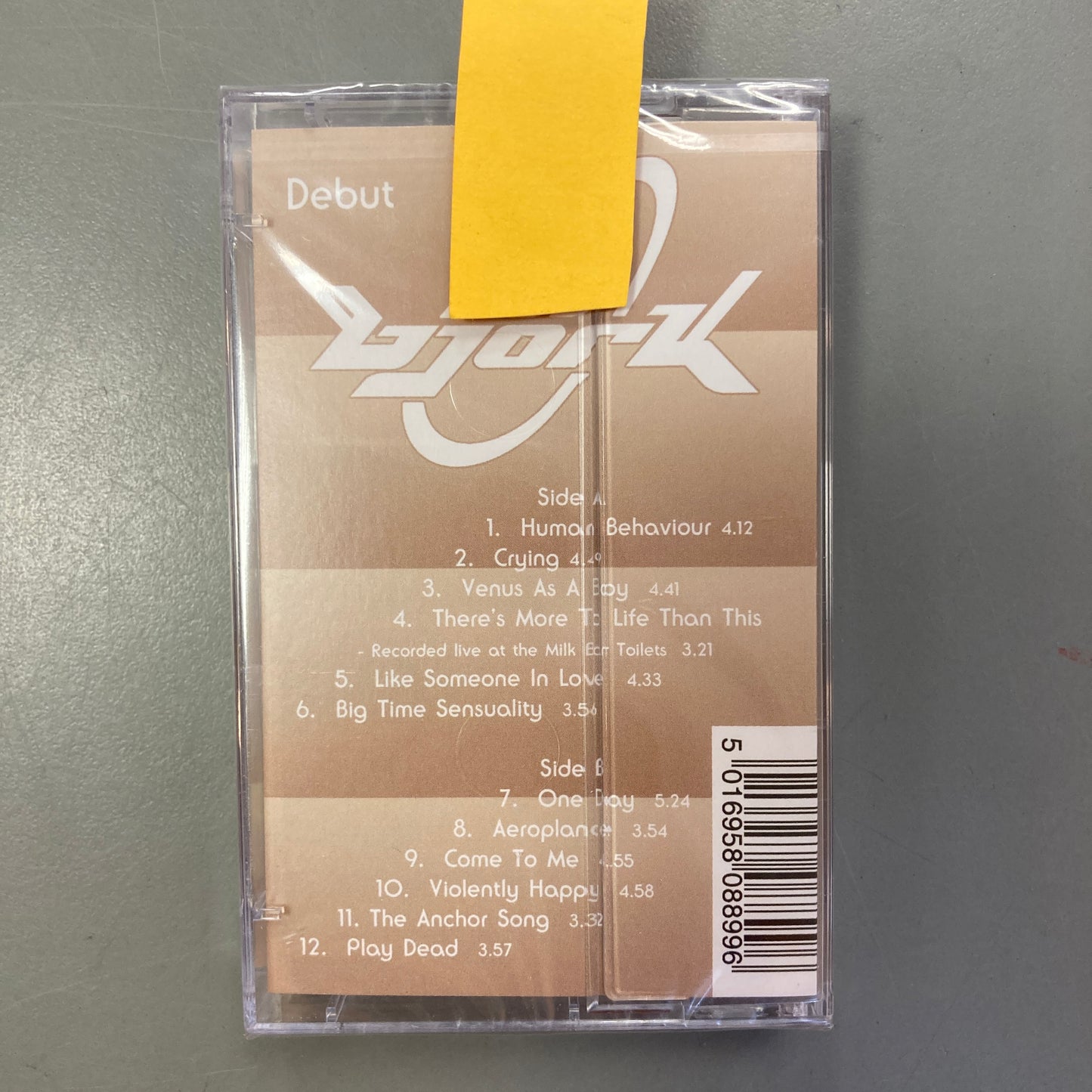 Debut (Cassette)