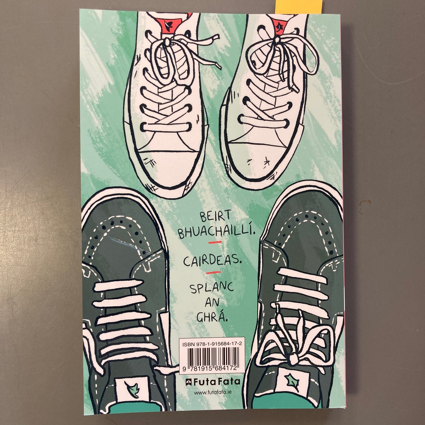 Heartstopper, Volume 1 (as Gaeilge)