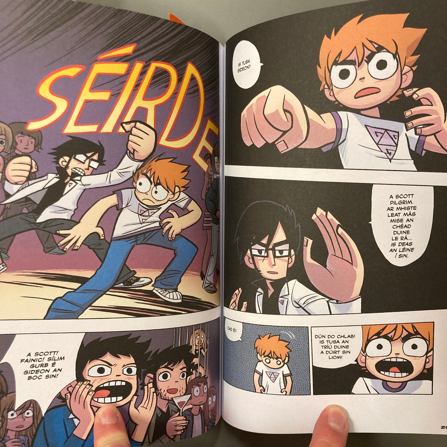 Scott Pilgrim Colour Edition 3: Books 5+6 (as Gaeilge)