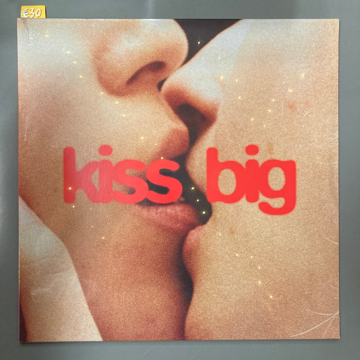 Kiss Big (Vinyl)
