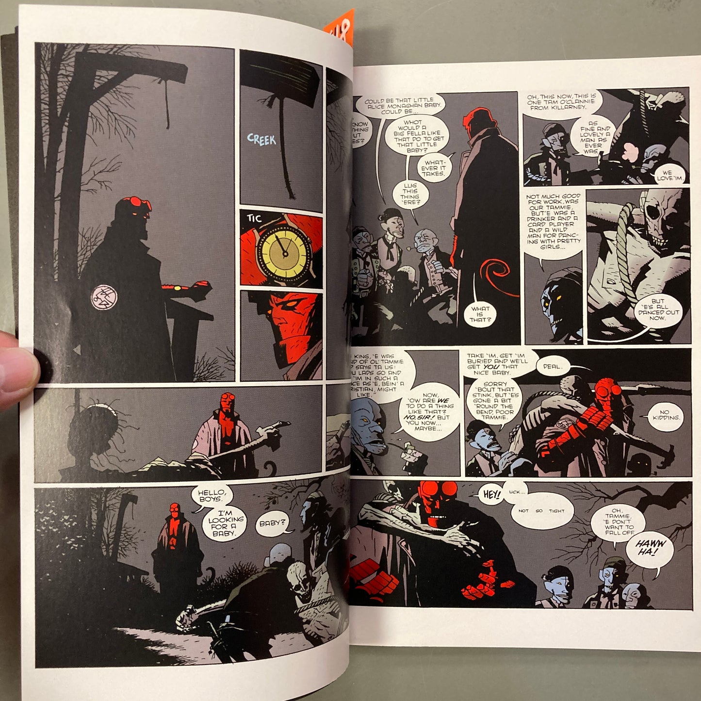 Hellboy, Volume 3: The Chained Coffin and Others