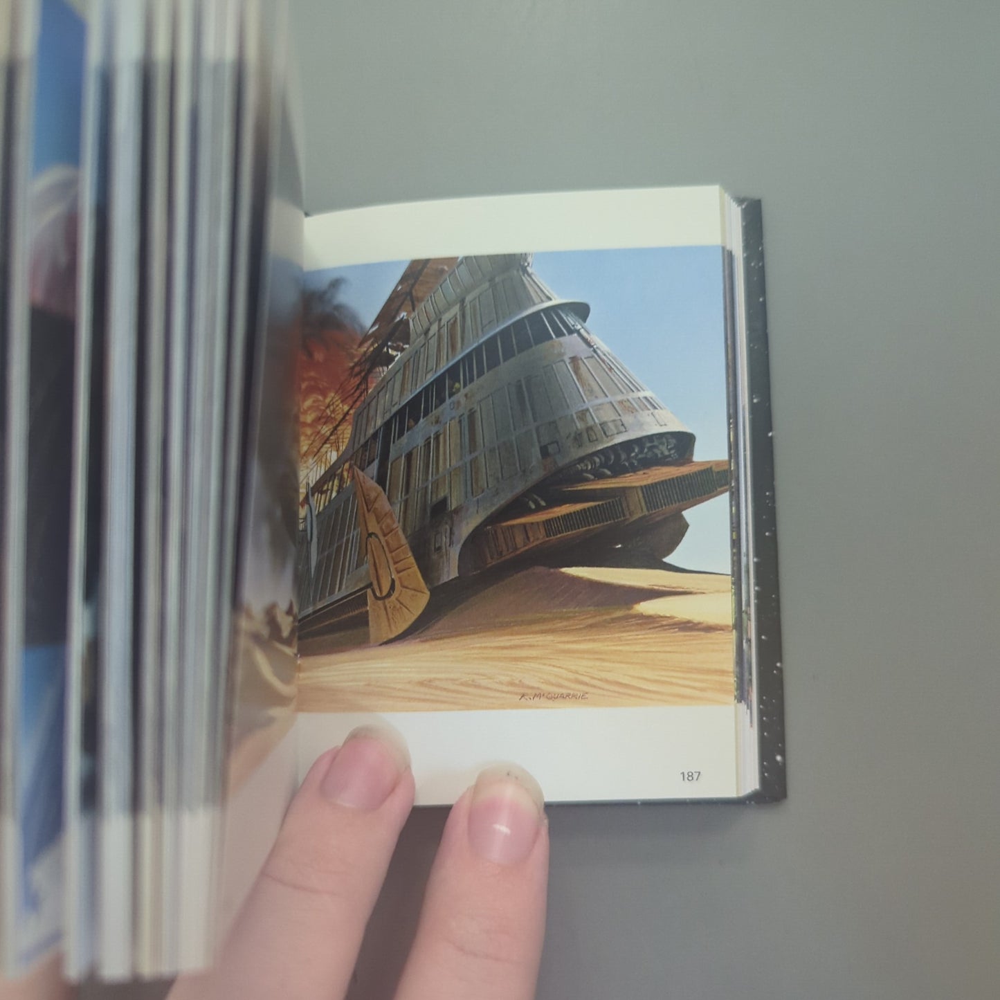 Star Wars: The Concept Art of Ralph McQuarrie (Mini Book)