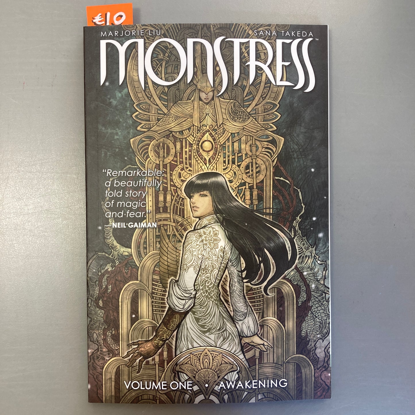 Monstress, Volume One: Awakening